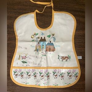 Vintage International Heartland Print Bib
